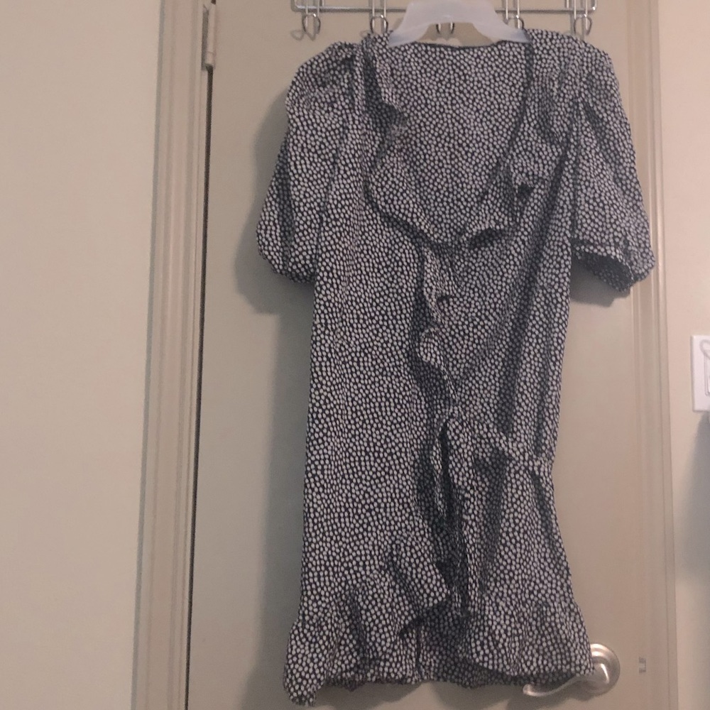 NWOT Shein Black Small Print Floral Ruffle Wrap Mini Dress, size Large